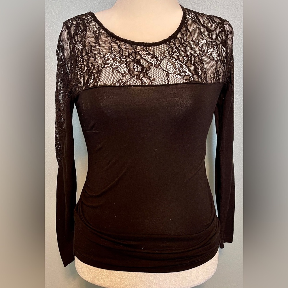 H&M Women’s Black Lace Long Sleeve Top Romantic Blouse Goth Chic Classic Medium - Picture 1 of 8
